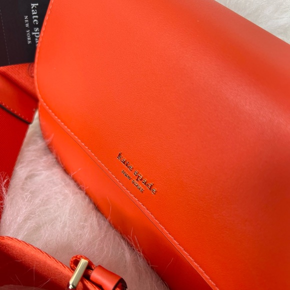 Kate Spade Buddie Smooth Leather Medium Shoulder Crossbody Bag in Magma - Picture 7 of 7